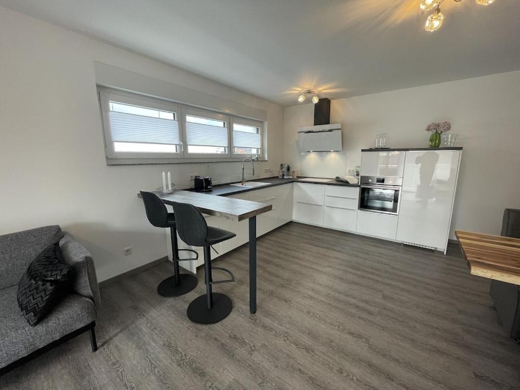 Exklusive Wohnung Zentral Mit Grossem Balkon Losheim Eksteriør bilde