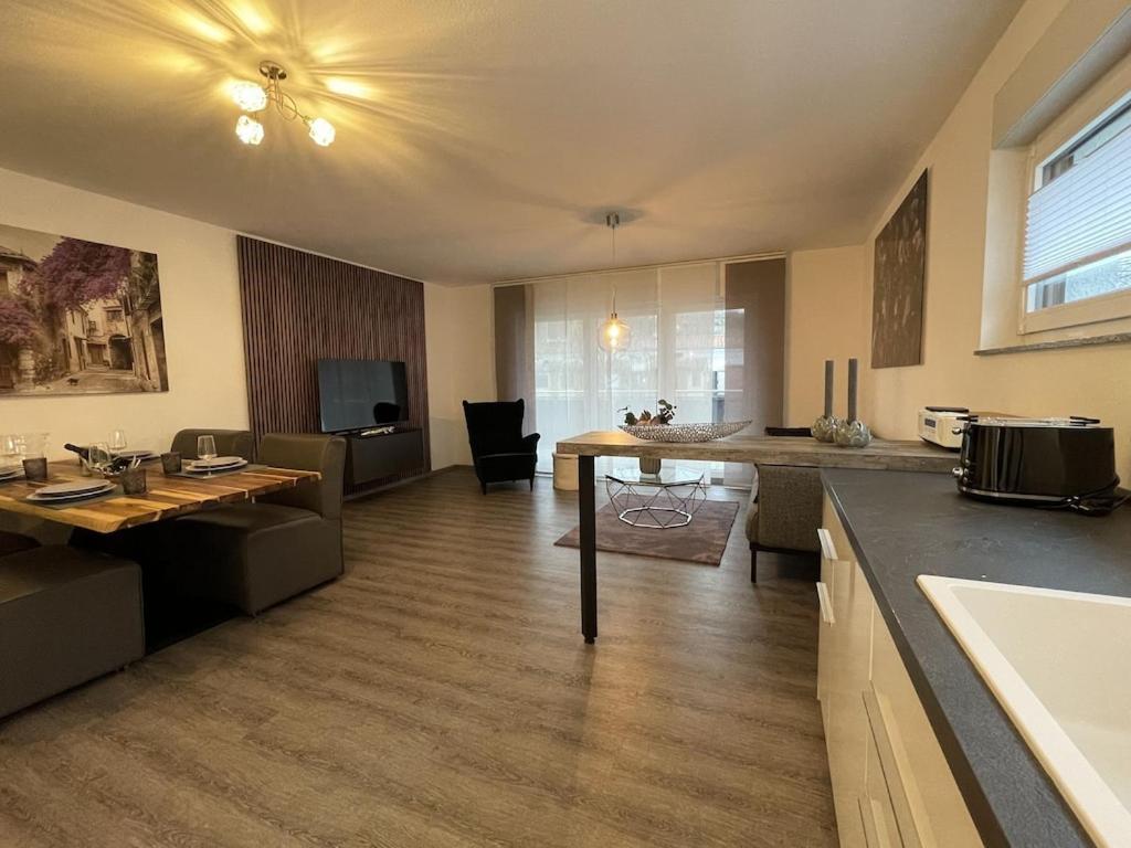 Exklusive Wohnung Zentral Mit Grossem Balkon Losheim Eksteriør bilde